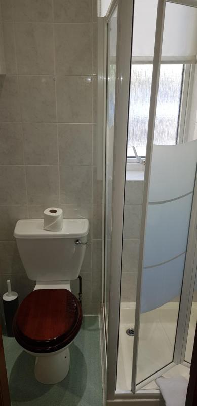 Single Room with Shower image 3