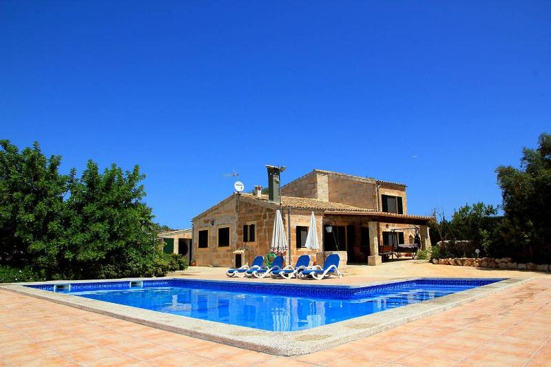 Villa image 2