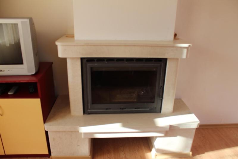 One-Bedroom Apartment with Balcony image 3
