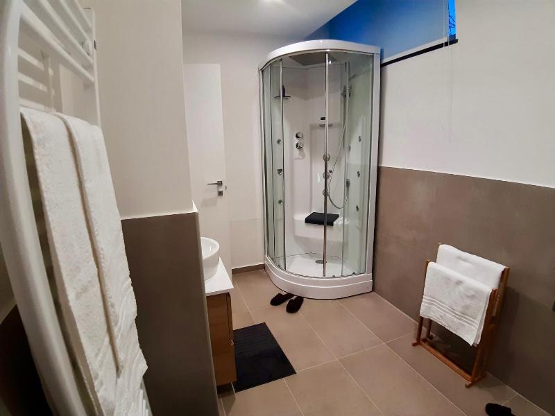 One-Bedroom House image 2