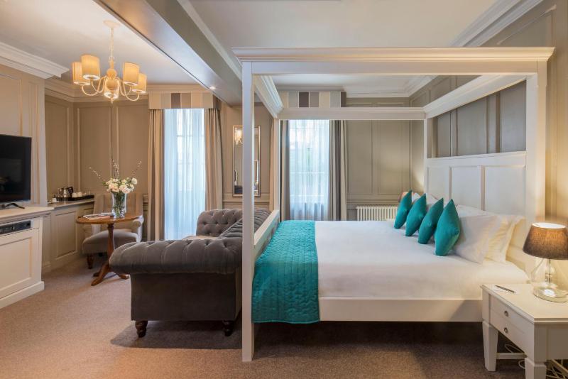 Premier Suite image 3