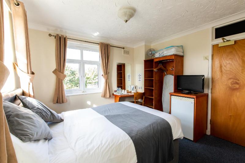 Double en suite image 3
