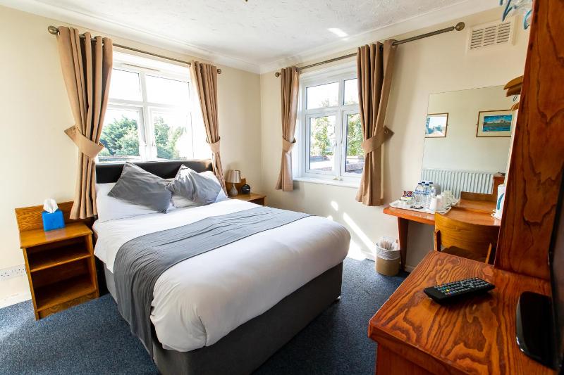 Double en suite image 2