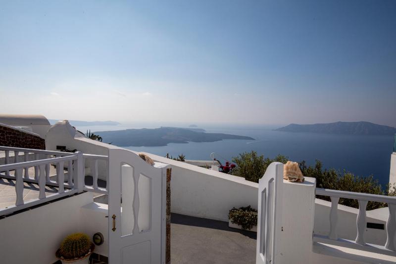 Traditional Studio with Caldera View - Ground Floor image 2