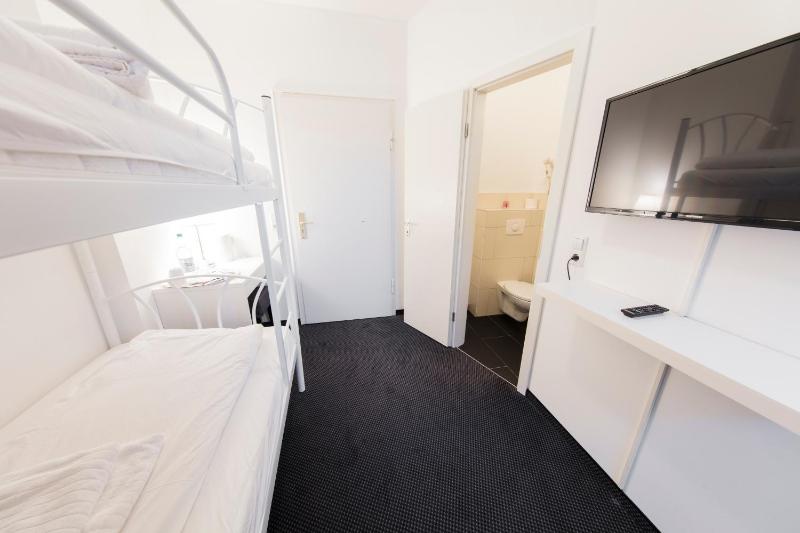 Double Room with Bunk Bed image 1