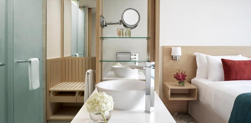 AVANI Superior Room with Riva Beach Access image 1