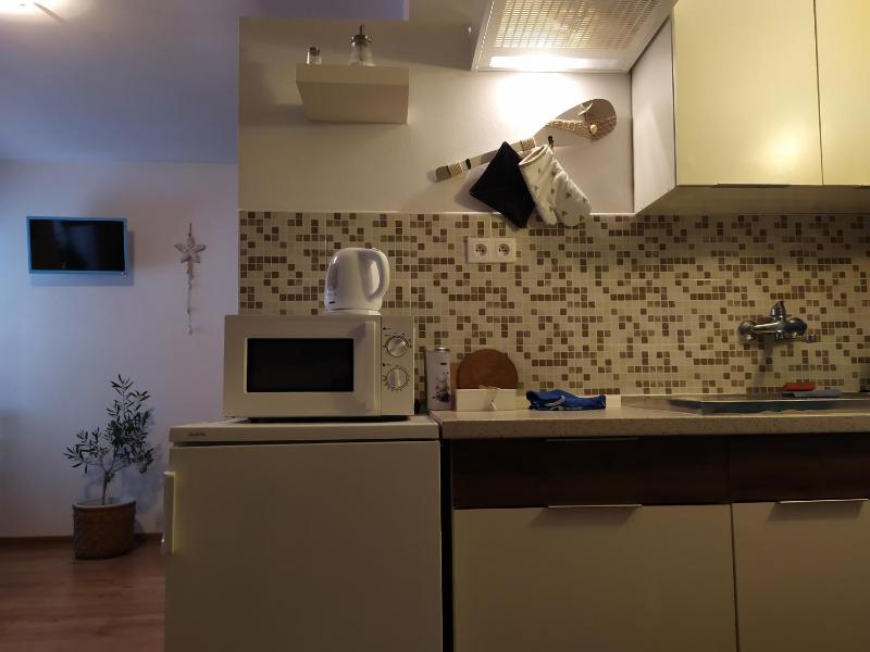 Triple Room with Private Bathroom image 2