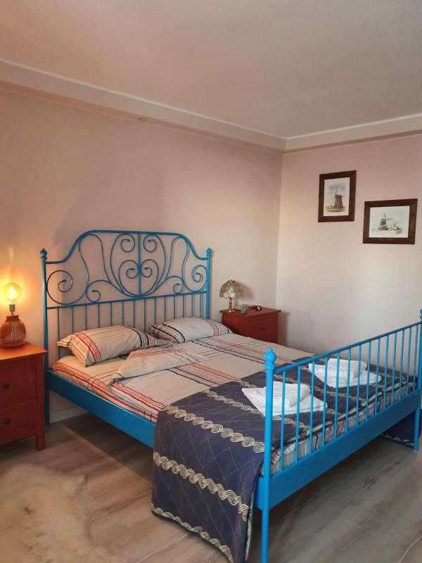 Skyline Central Apartment - image 29