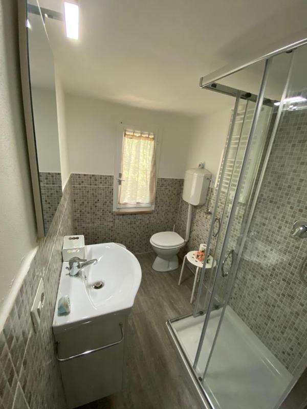 Standard Double Room image 3