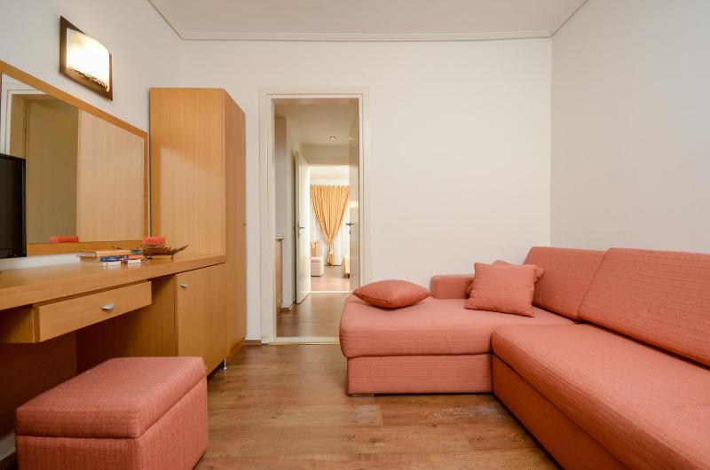 Apartment (5 Adults) image 4