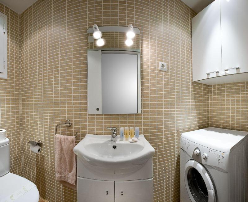 Three-Bedroom Apartment - Calle Còrsega 668 image 2