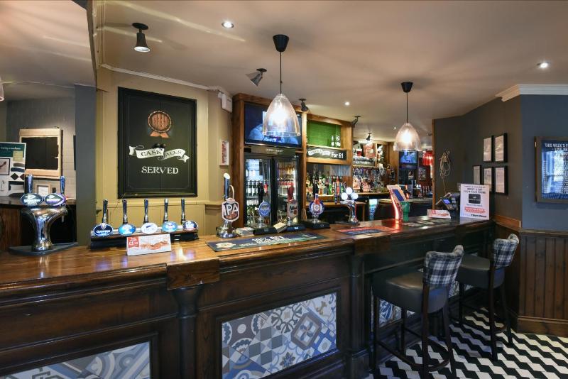 Oaklands by Greene King Inns - image 2