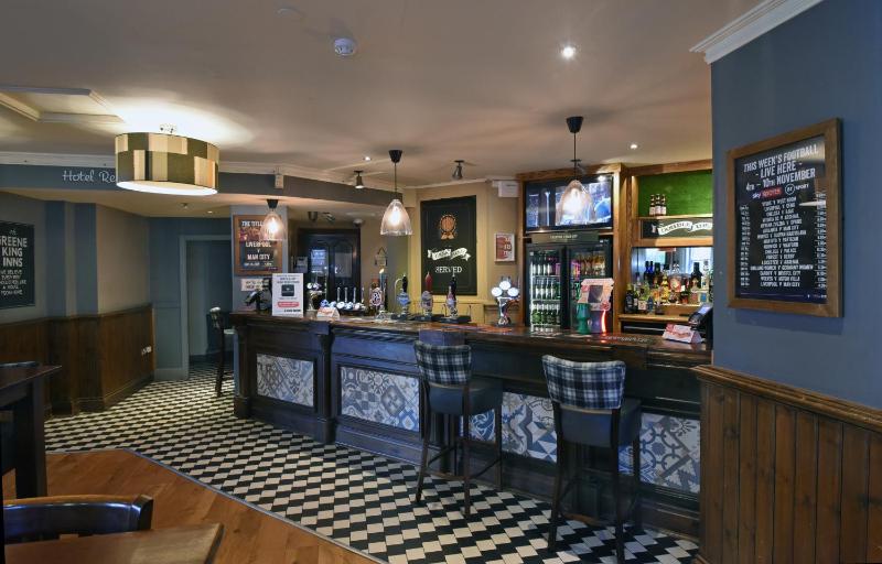 Oaklands by Greene King Inns - image 8