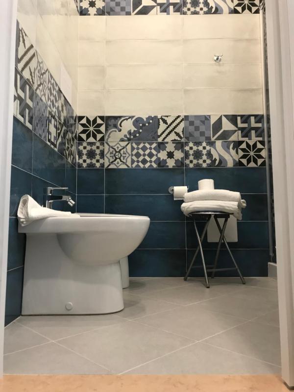Deluxe Double Room with Balcony image 4