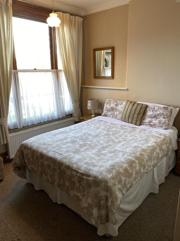 Family Room (3 Adults) image 3