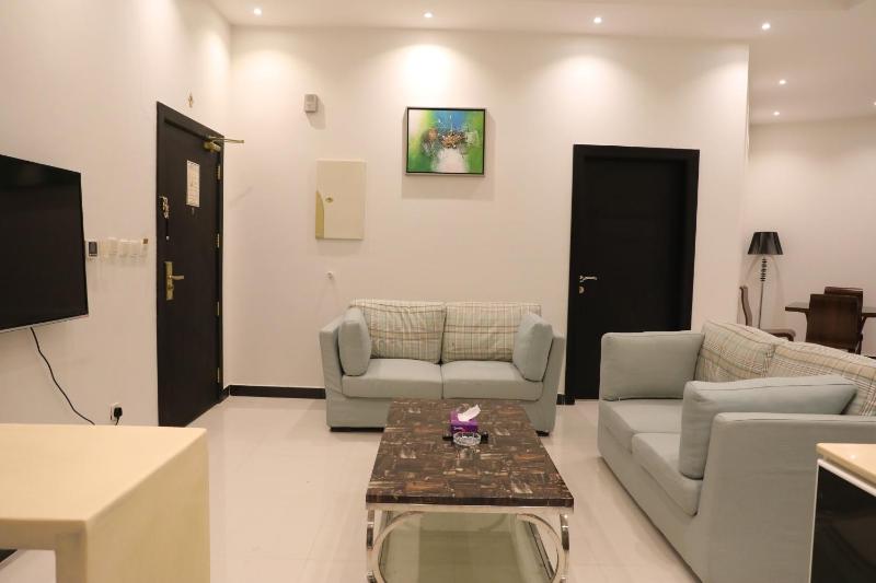 Quiet Rooms 4 Serviced Apartments - image 5