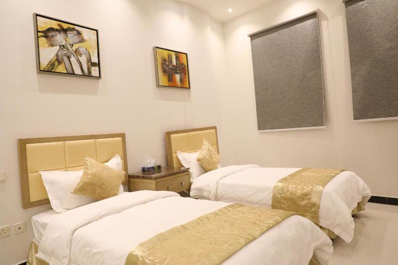 Quiet Rooms 4 Serviced Apartments - image 12