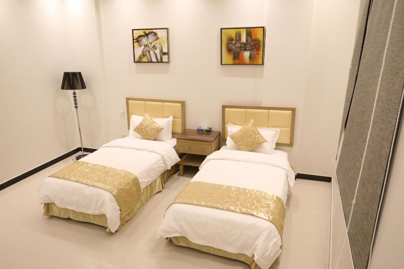 Quiet Rooms 4 Serviced Apartments - image 7