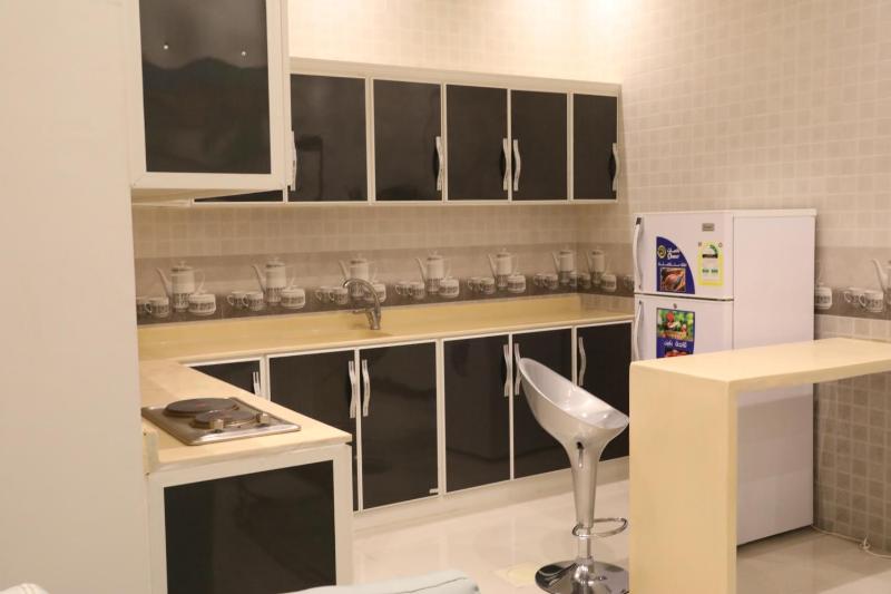 Quiet Rooms 4 Serviced Apartments - image 8