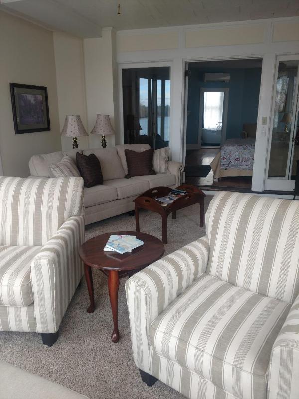 King Suite with Spa Bath image 2