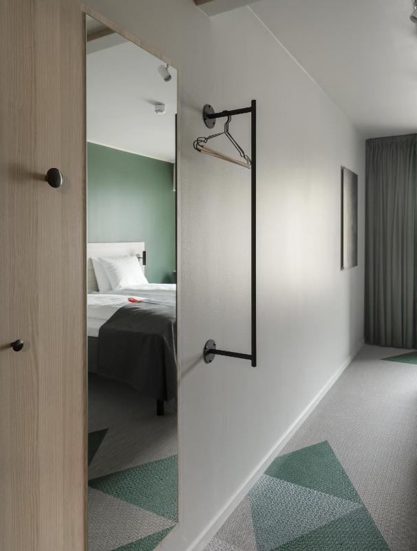 Twin Room image 2