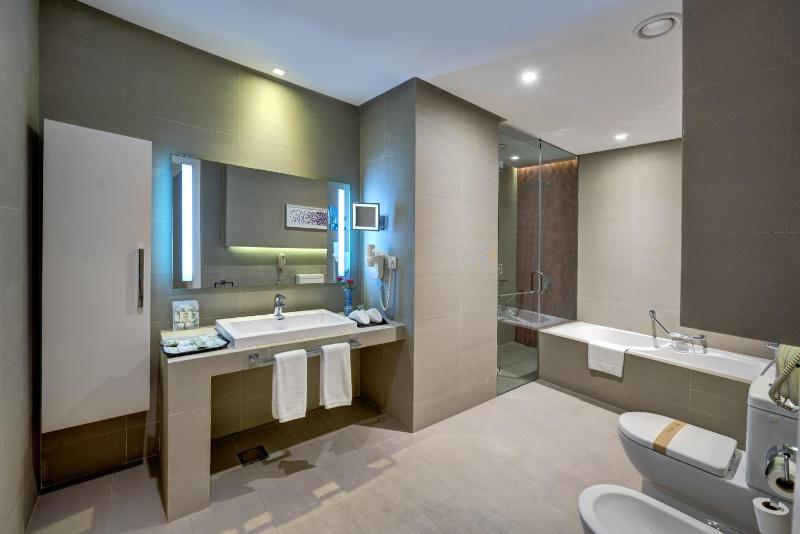 3 Bedroom Family Suite facing Lagoon + 20 % Discount on F&B image 3