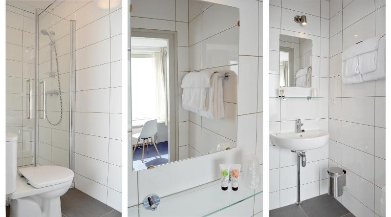 Superior Double Room with Sea View image 4