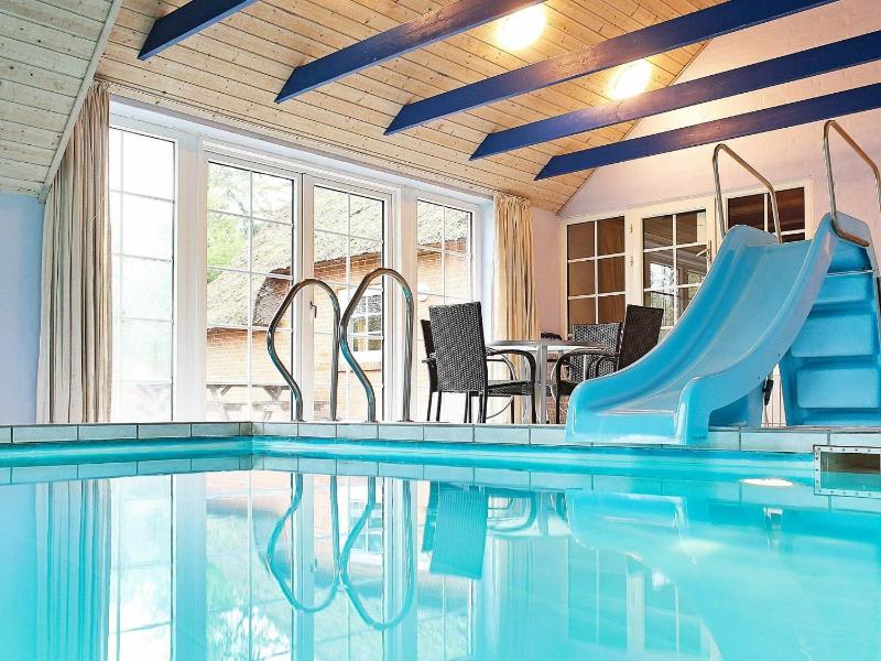 Six-Bedroom Holiday Home image 3