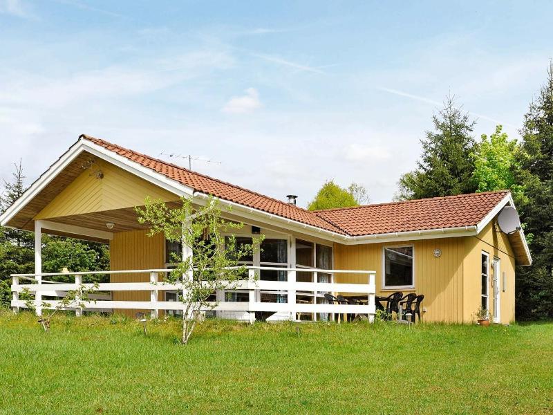 Three-Bedroom Holiday Home  image 4
