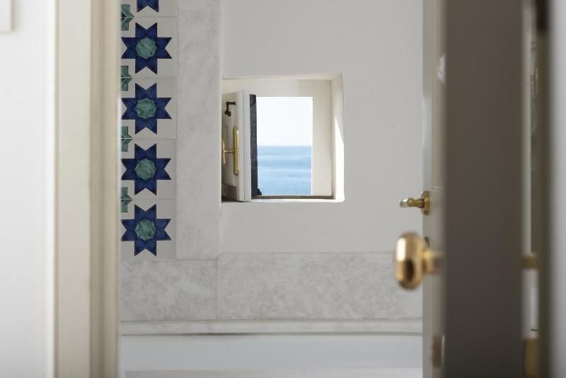 Double or Twin Room with Terrace and Sea View - Attic image 3