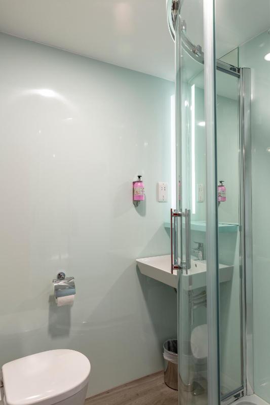 Double Room image 2