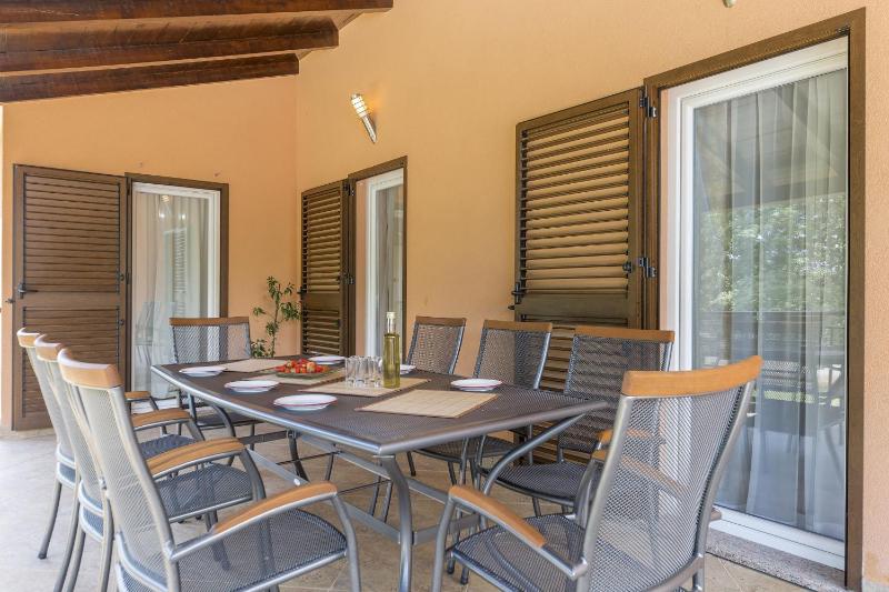 Luxury experience in Villa Lucia with heated pool and Play station 4 - image 24