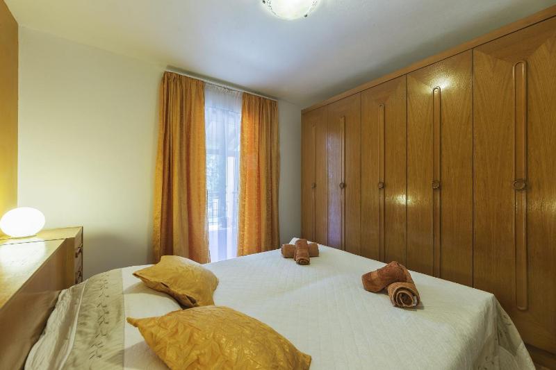 Luxury experience in Villa Lucia with heated pool and Play station 4 - image 13