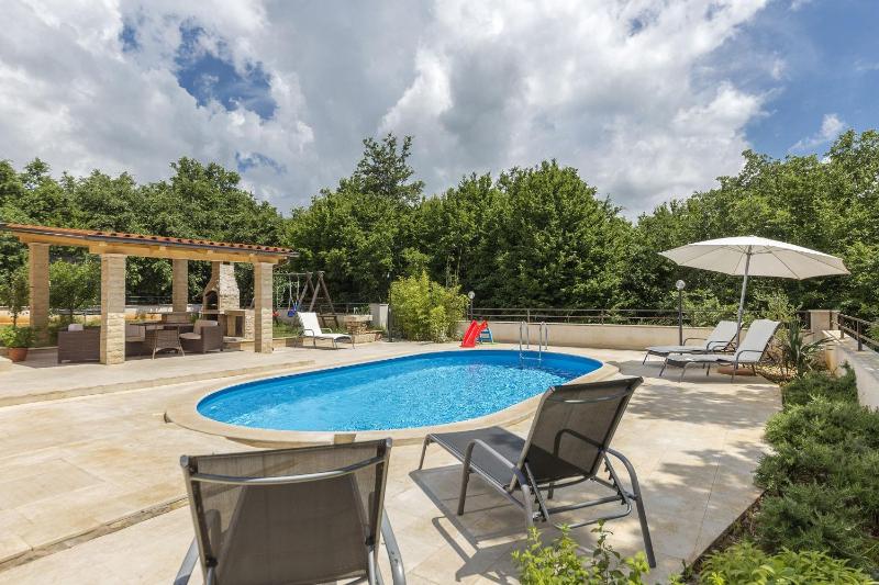 Luxury experience in Villa Lucia with heated pool and Play station 4 - image 18