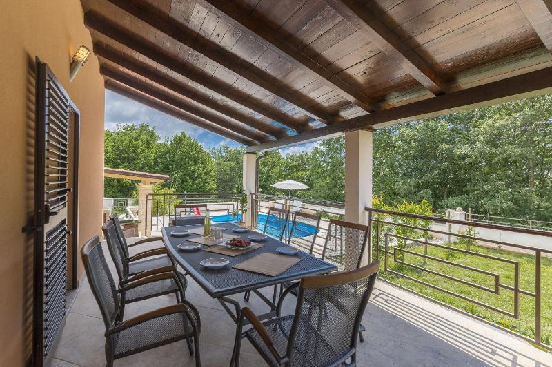 Luxury experience in Villa Lucia with heated pool and Play station 4 - image 28