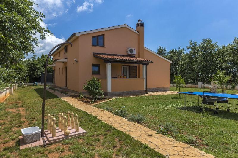 Luxury experience in Villa Lucia with heated pool and Play station 4 - image 4