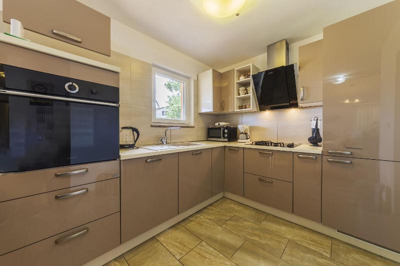 Luxury experience in Villa Lucia with heated pool and Play station 4 - image 14