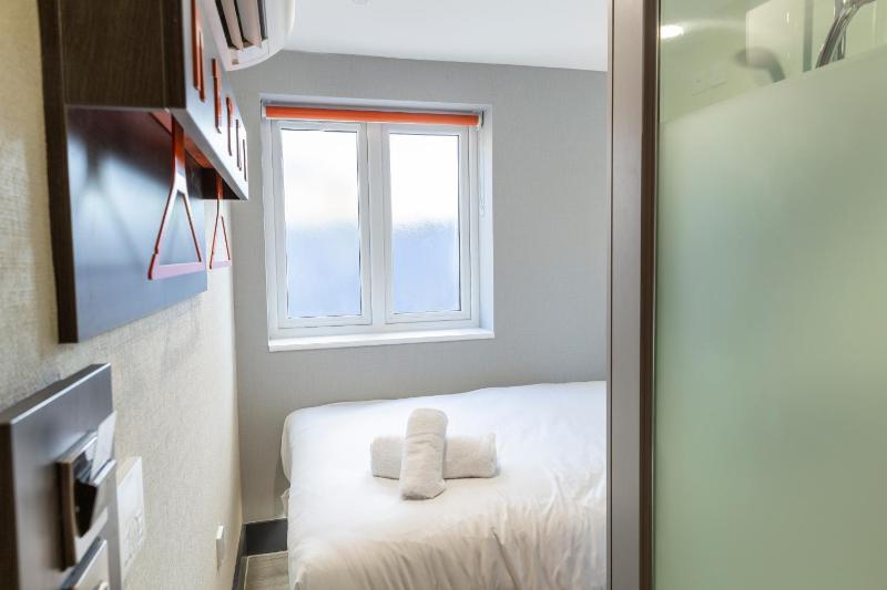 Double Room image 4