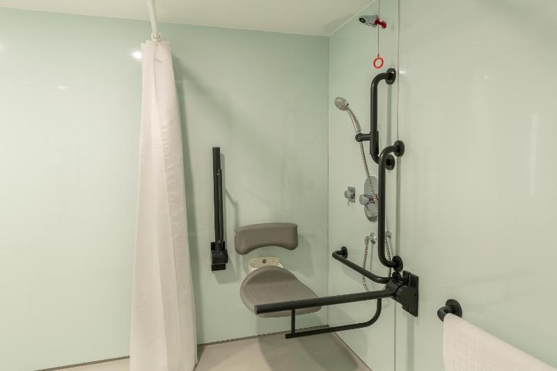 Double Room - Disability Access image 3