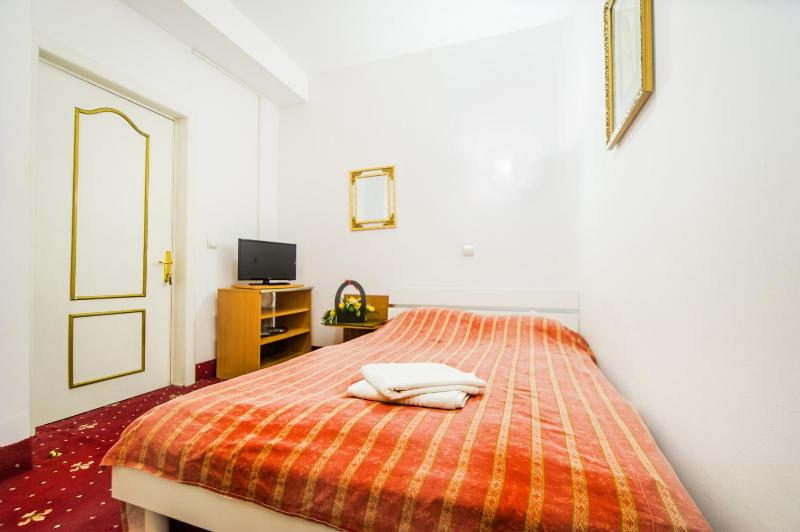 Double Room with Shared Bathroom image 1