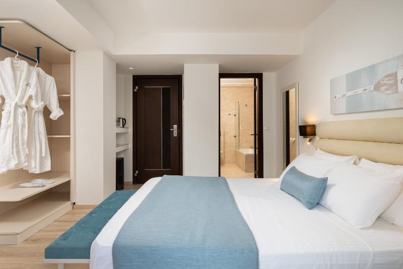 Double Executive Room image 3