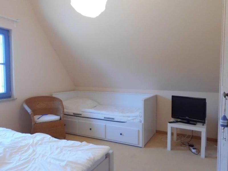 Two-Bedroom House image 3
