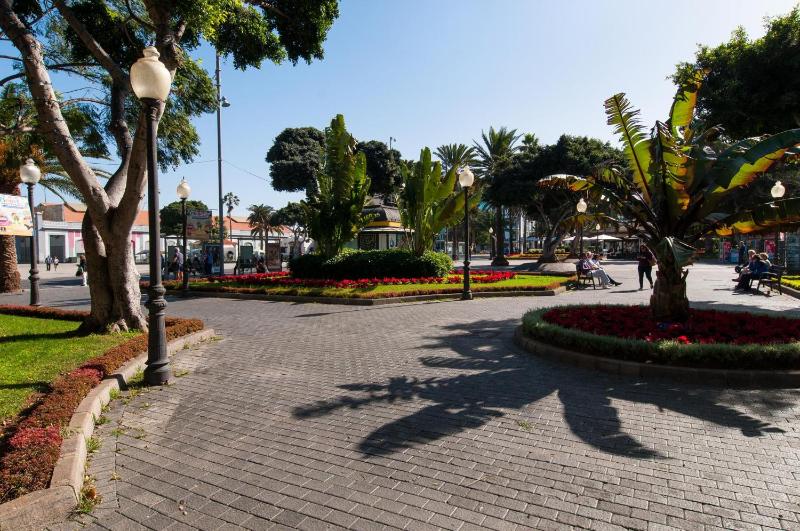 Beachfront Apartment Las Canteras LM52YY by VillaGranCanaria - image 2