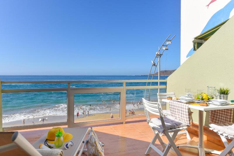 Beachfront Apartment Las Canteras LM52YY by VillaGranCanaria - image 1