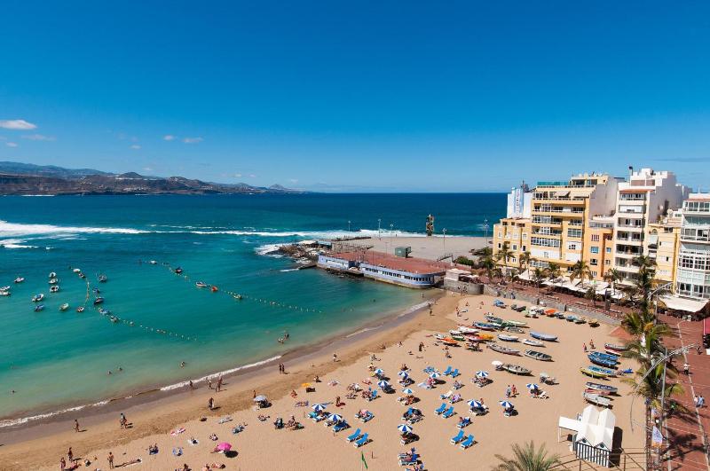 Beachfront Apartment Las Canteras LM52YY by VillaGranCanaria - image 11