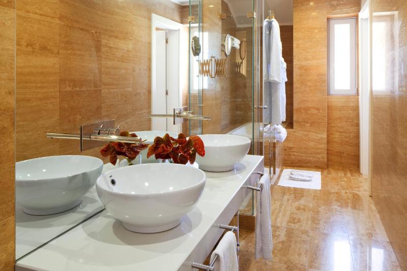Superior Double Room with Balcony or Terrace image 2