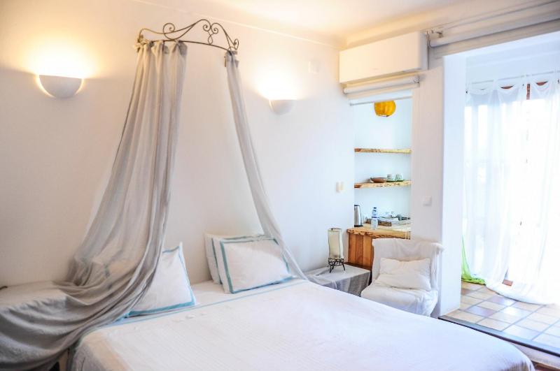 Double Room image 4