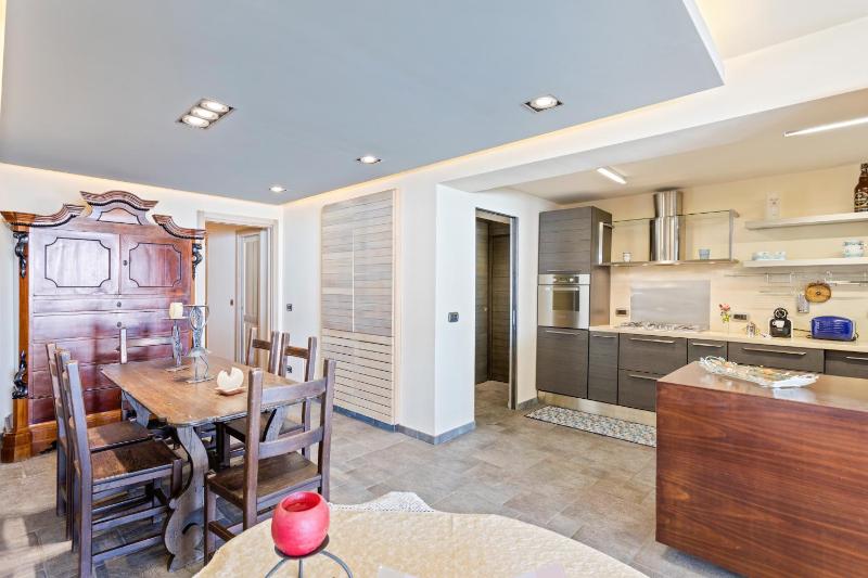 GuestHost - Penelope Seaview Apartment - image 7