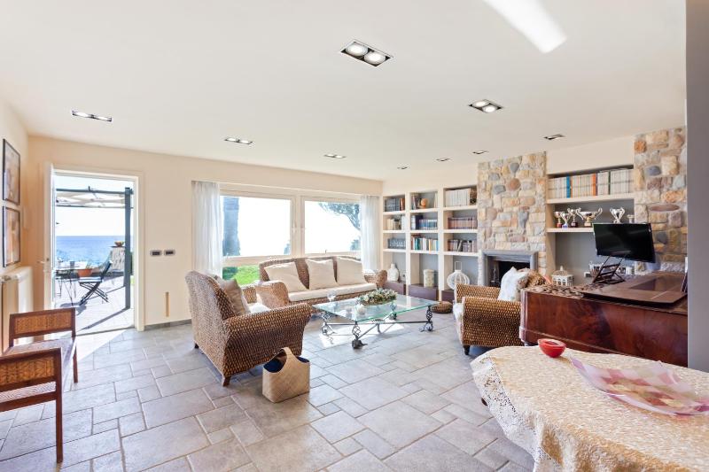 GuestHost - Penelope Seaview Apartment - image 16