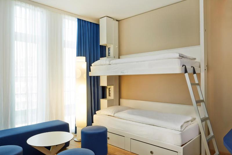 Comfort Quadruple Room image 3